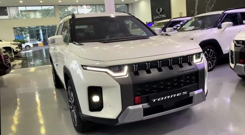 Mahindra XUV 200 price in india